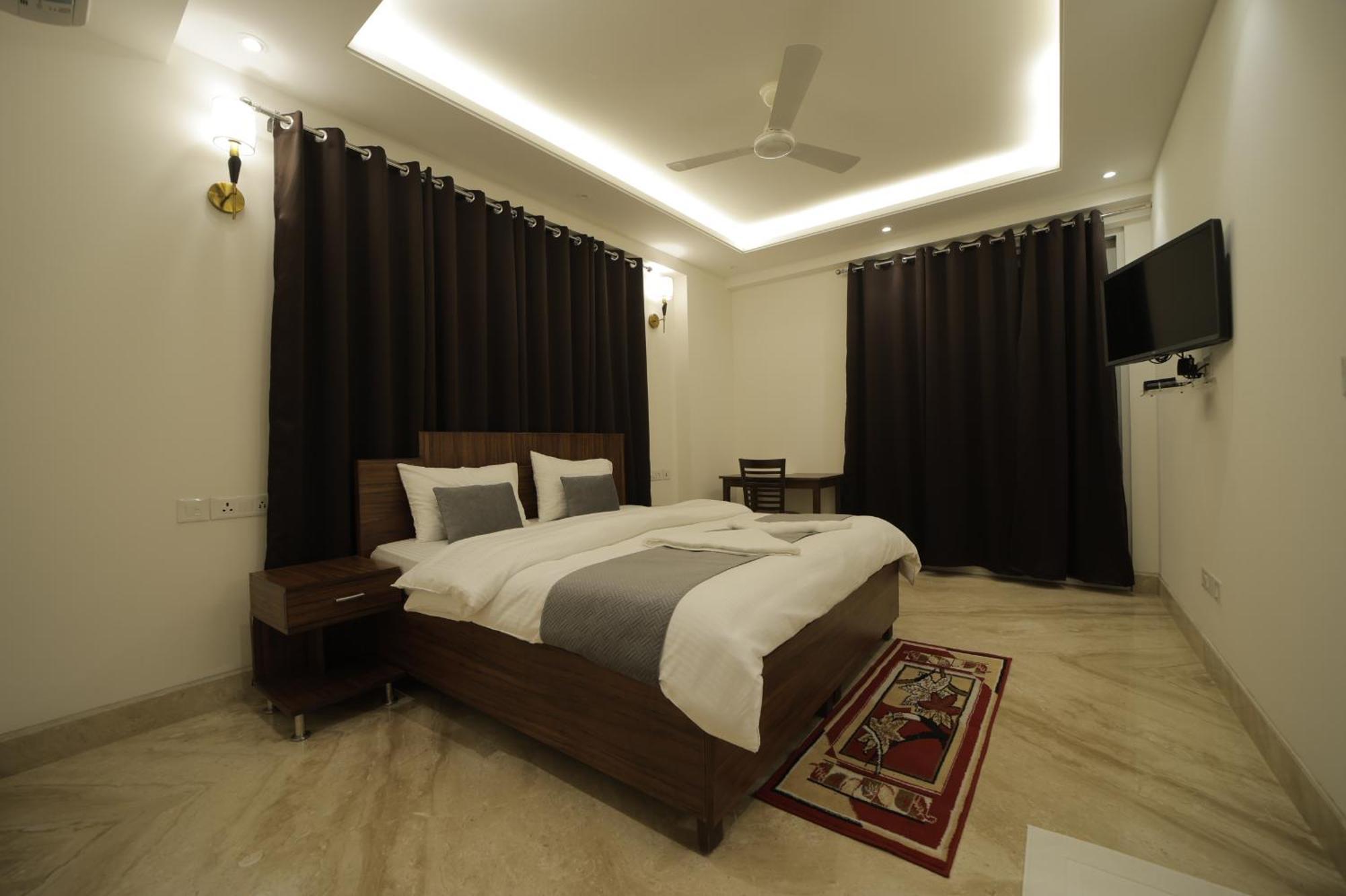 Under My Roof Superio Bed and Breakfast New Delhi Buitenkant foto