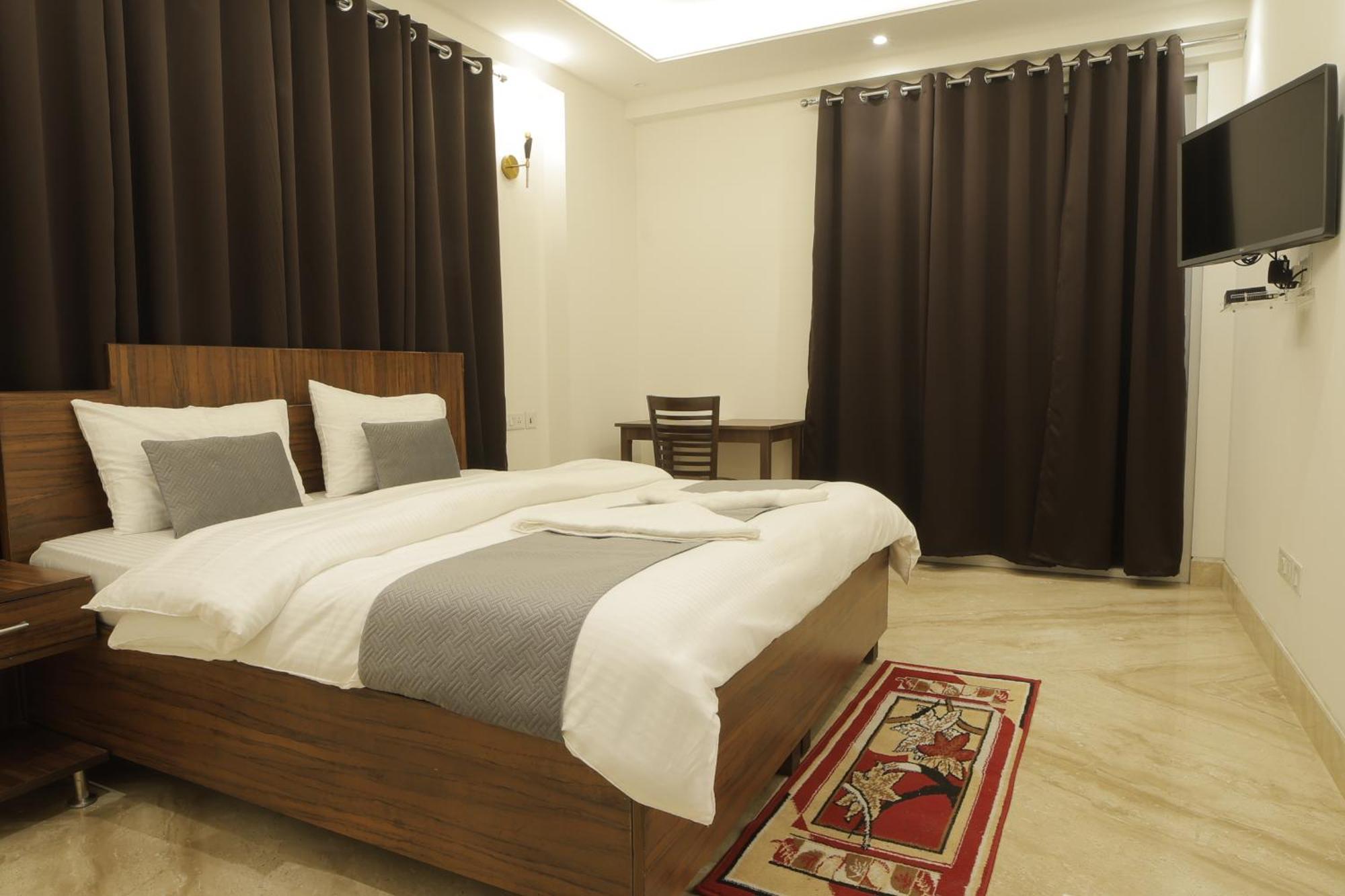 Under My Roof Superio Bed and Breakfast New Delhi Buitenkant foto