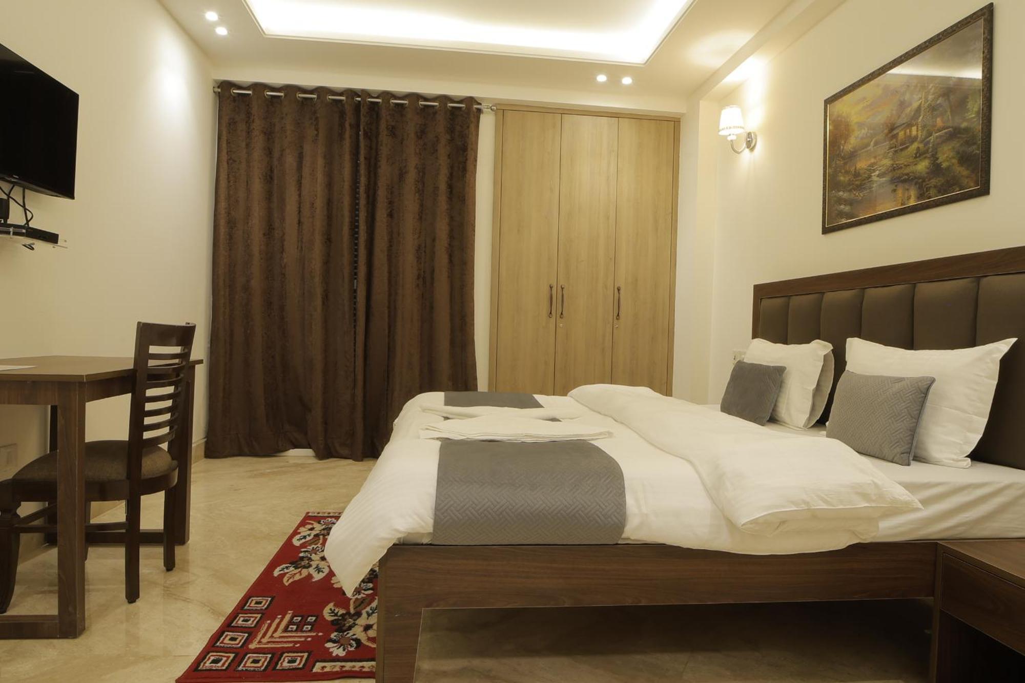 Under My Roof Superio Bed and Breakfast New Delhi Buitenkant foto