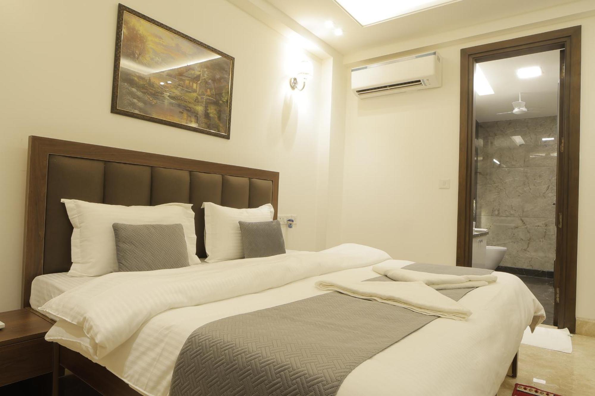Under My Roof Superio Bed and Breakfast New Delhi Buitenkant foto